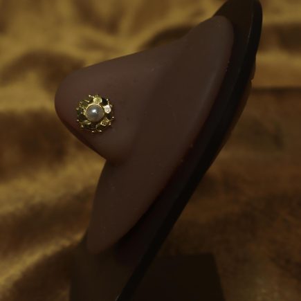Classic Elegance Luxe Pearl Nose Stud