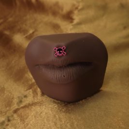 Fashionable Skull Candy Labret lip Piercing