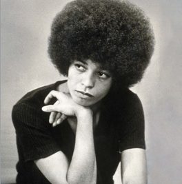 Angela Davis: An Autobiography - Angela Y. Davis