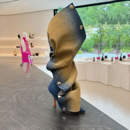 Chameleon Boots - Customizable Footwear With Adjustable Shaft Height & Accessories