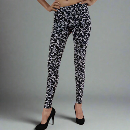 Colors Leoprad Print Capri- Prima Dons and Donnas