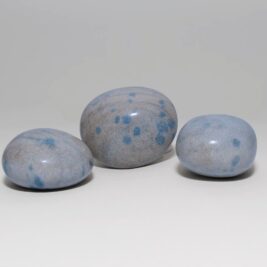 Apatite in Cleavelandite