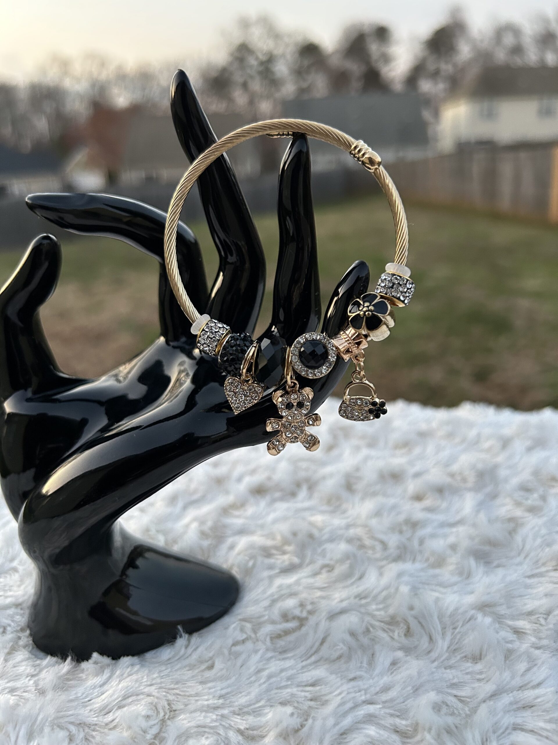 Charm - Bracelets - #CharmBracelet