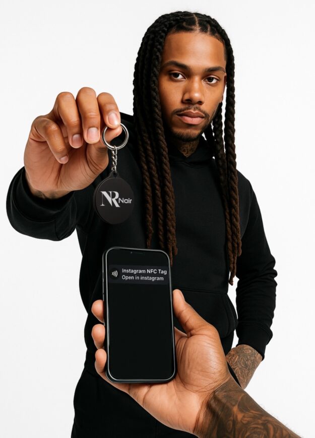 Noir Smart Keychain| 1Tap. Endless Connections