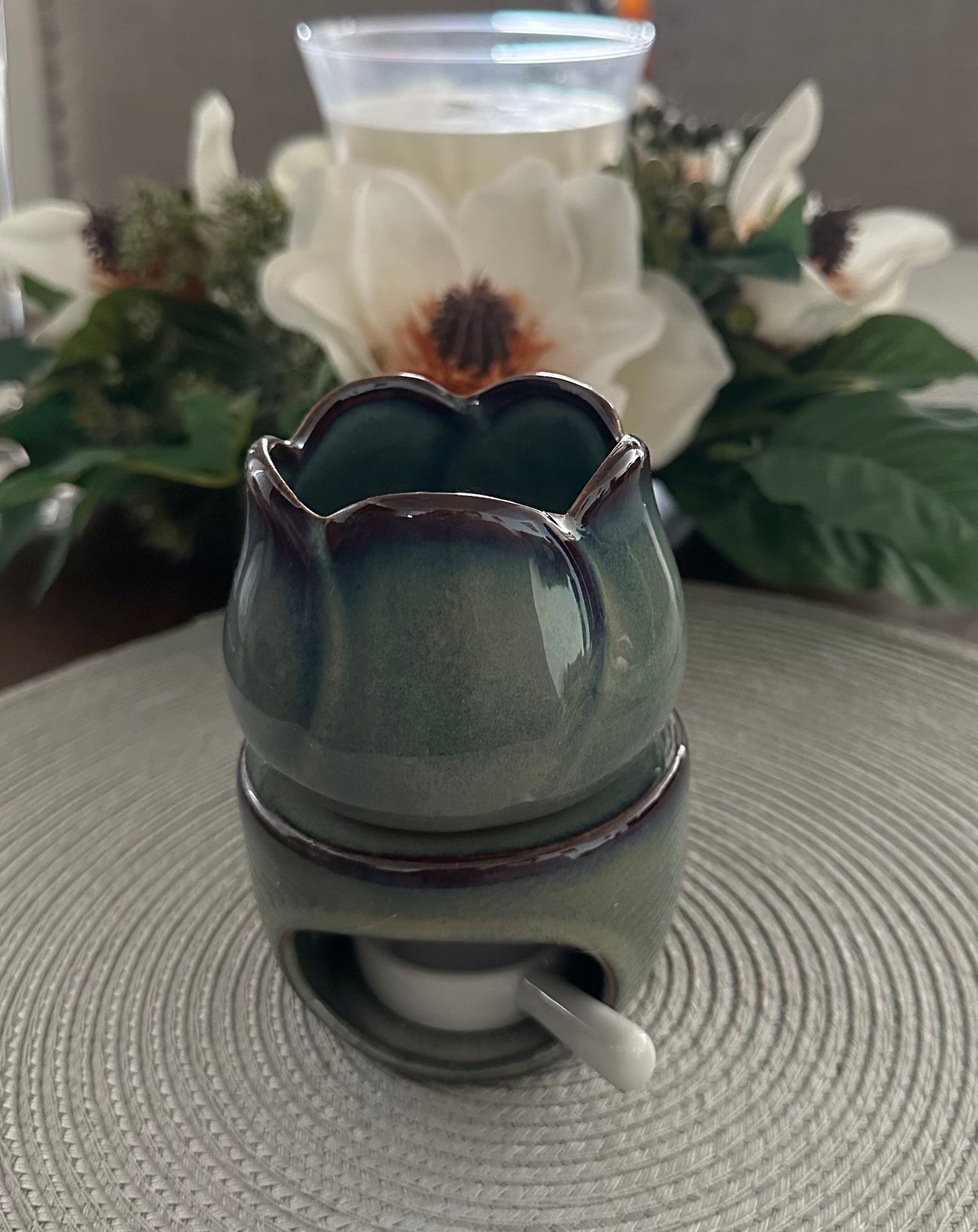 3-Piece Tulip Shaped Ceramic Oil Burner & Warmer – Potpourri, Wax Tart & Essential Oil Diffuser - (Uncategorized) - Black owned business, Candle Addict, Candle Business, Candle Community, Candle Lovers, clean burning candles, coconut soy candles, cozy home, Gift Ideas, hand poured candles, home decor, home fragrance, Luxury Candles, Luxury Home Fragrance, Relax And Unwind, Scented Candles, Self Care, small business, Soy Candles, Stay Lit Vibes
