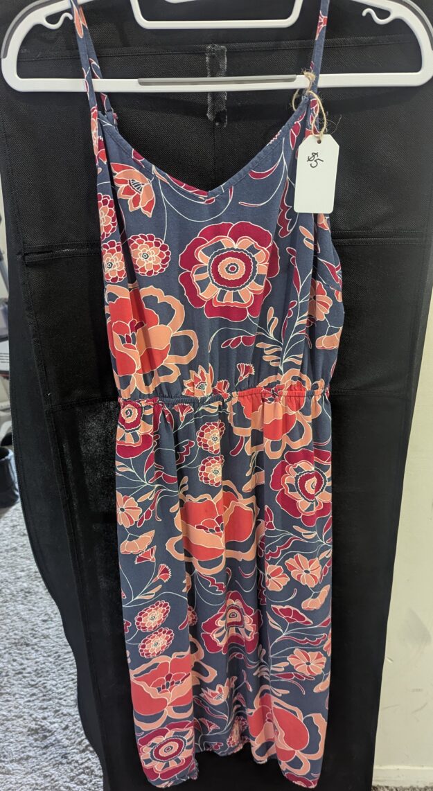 Gently Used Clothes for Sell - Fashion, Clothes, Children's Clothes - Children's clothes, dresses, girls clothes, girls shirts, uniform shirts